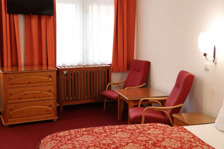 Room 10 of 21