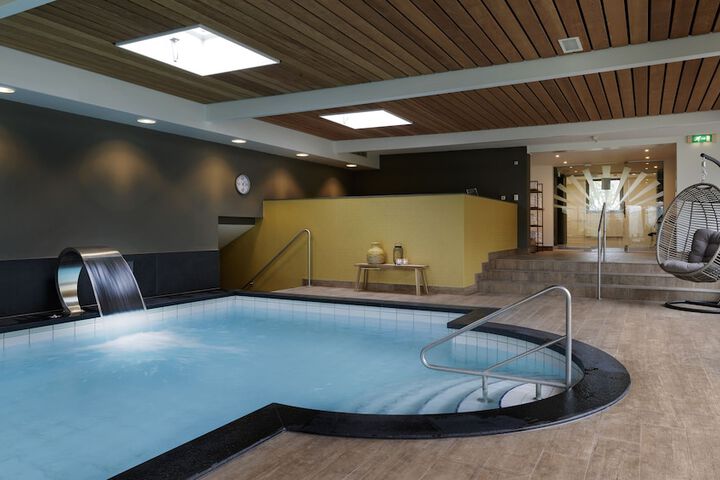 Pool 14 of 37