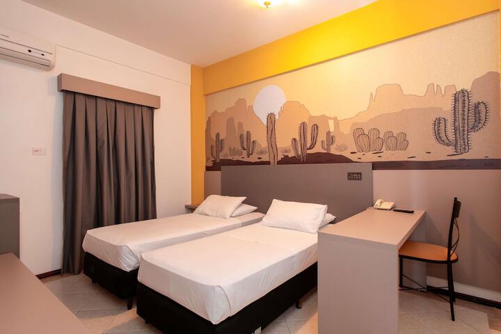 Room 27 of 121