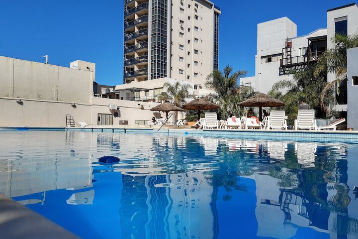 Pool 16 of 25
