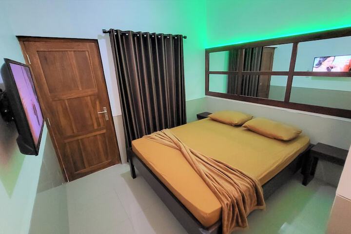 Room 9 of 11