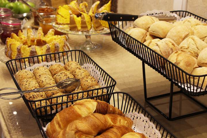 Breakfast/Coffee Service 80 of 89