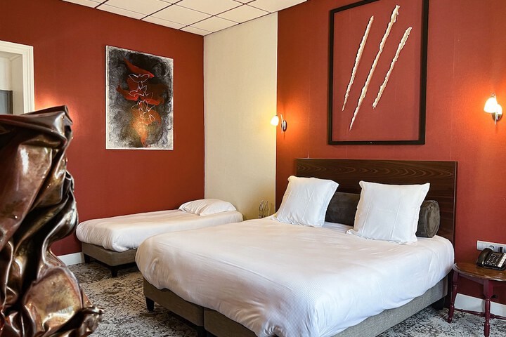 Room 8 of 24