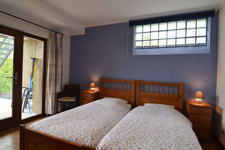 Room 8 of 40