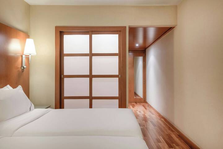 Room 15 of 39