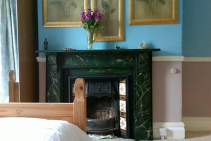 Room 32 of 47