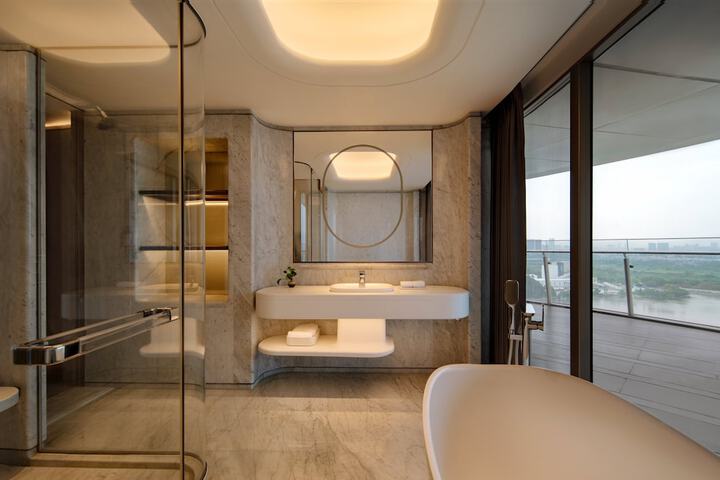 Room 45 of 126