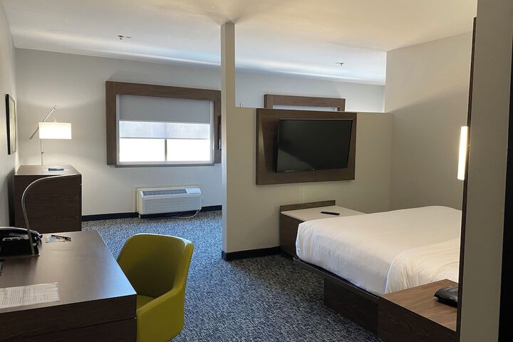 Room 15 of 87