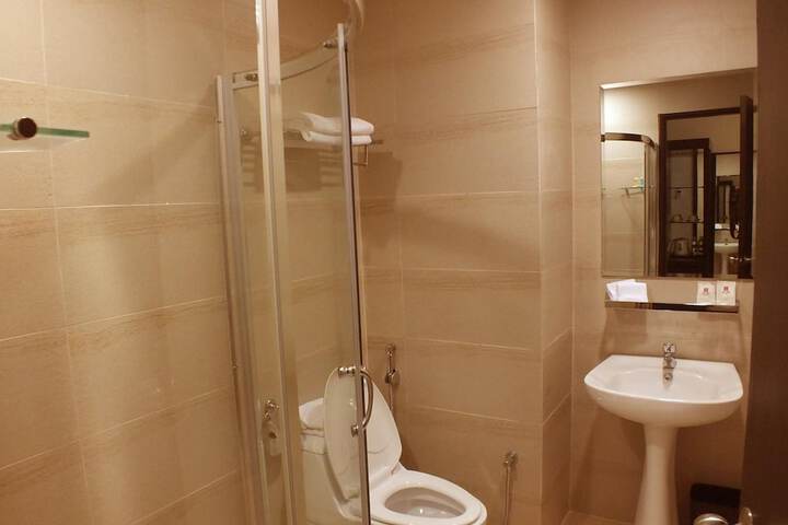Room 9 of 24