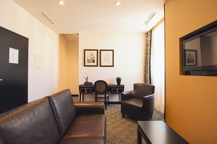 Room 16 of 54