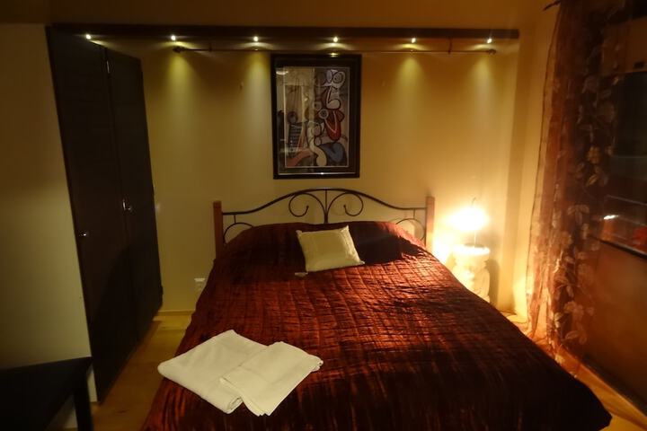 Room 6 of 29