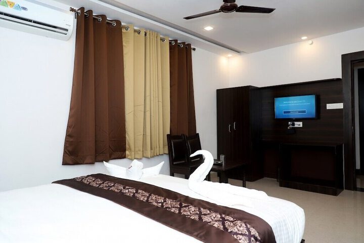 Room 9 of 37