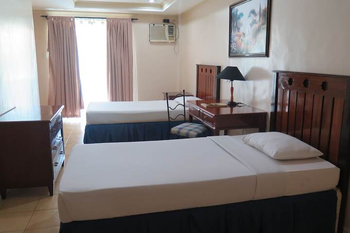 Room 5 of 40