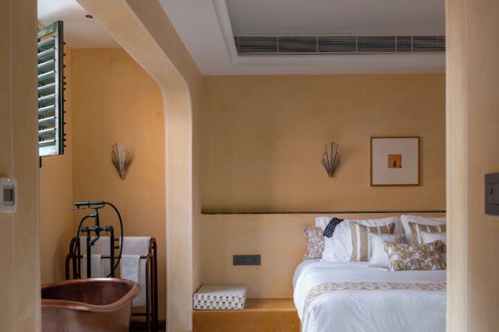 Room 15 of 64