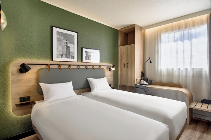Room 4 of 49