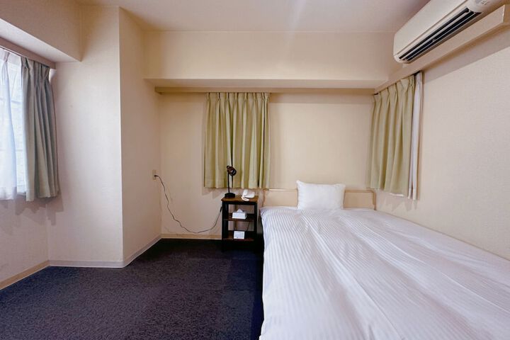 Room 15 of 44