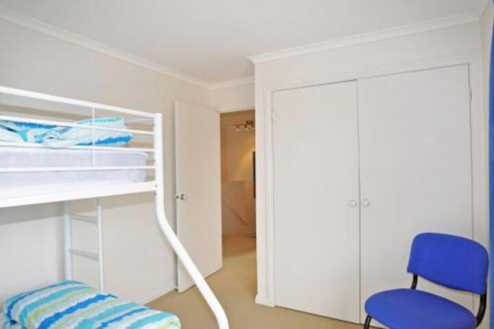 Room 34 of 47