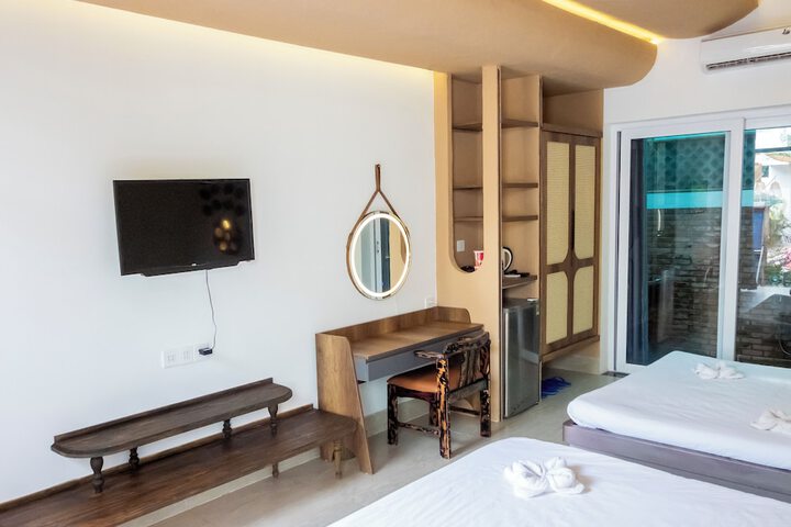 Room 4 of 49