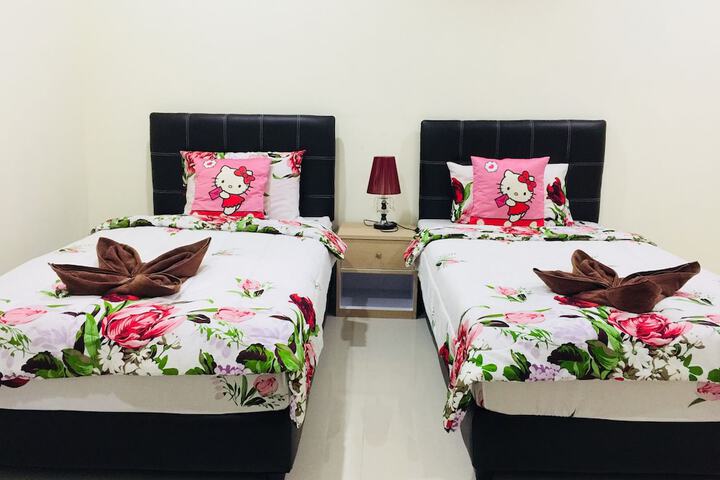 Room 4 of 35