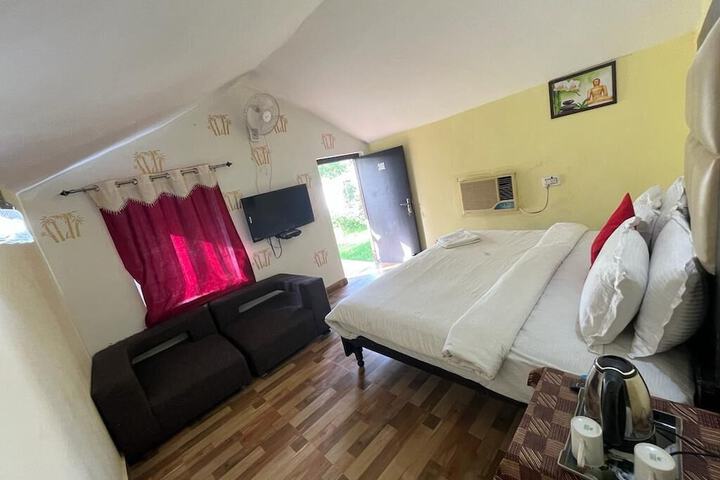 Room 6 of 23