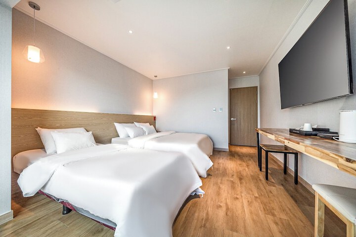 Room 14 of 39