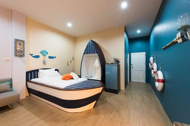 Room 4 of 36