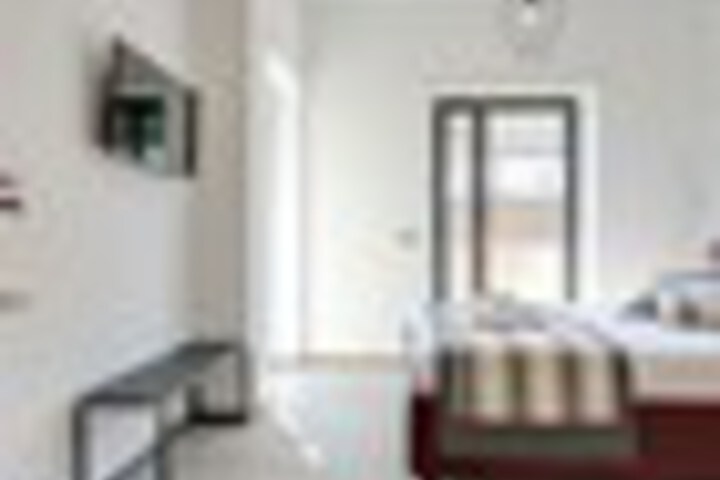 Room 26 of 270