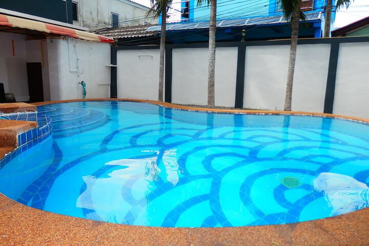 Pool Hotel