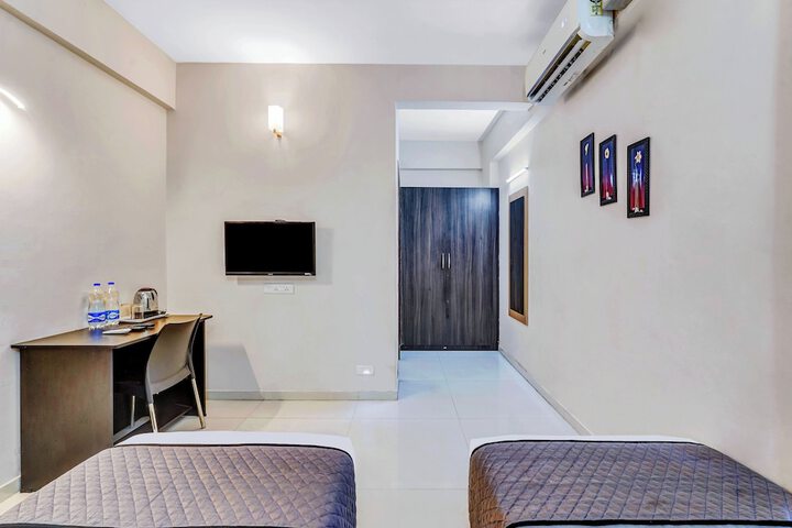 Room 6 of 27