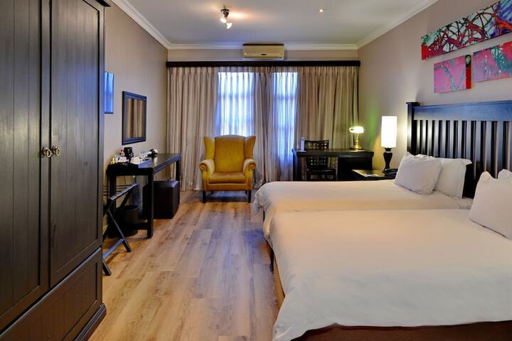 Room 27 of 133