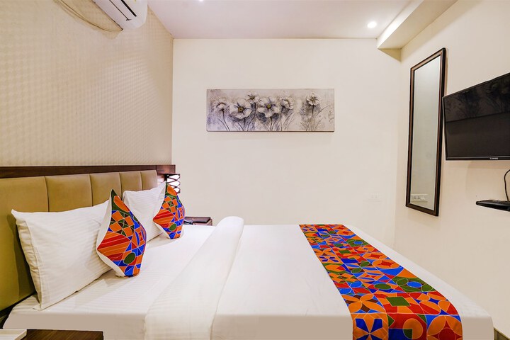 Room 25 of 34