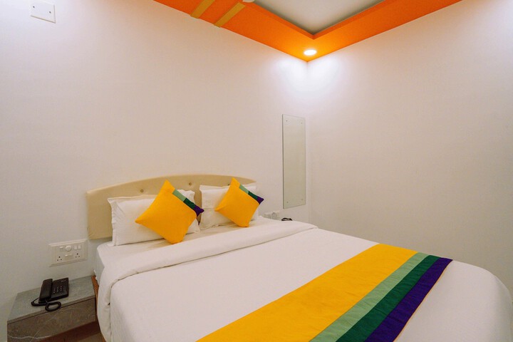 Room 13 of 43