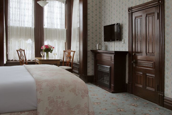 Room 16 of 66