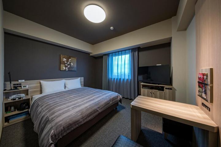 Room 11 of 35