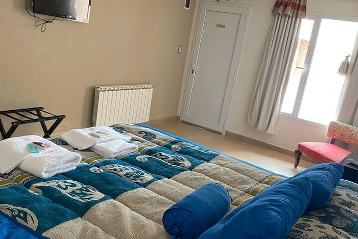 Room 33 of 136