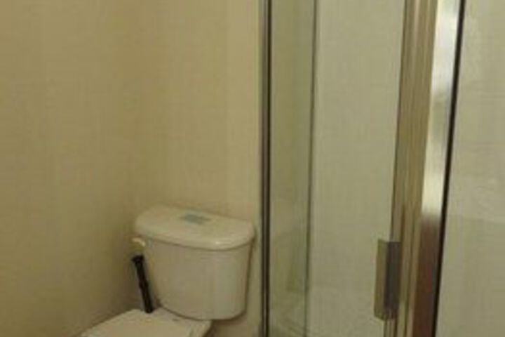 Room 2 of 77