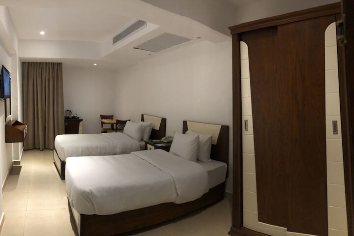 Room 22 of 43