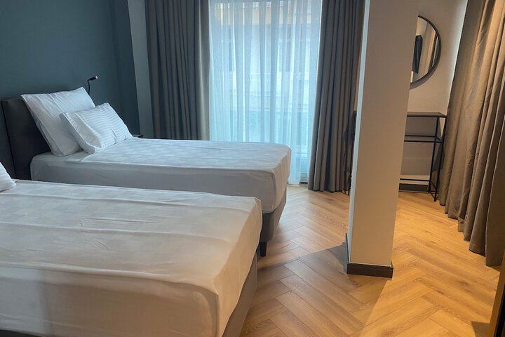 Room 12 of 51