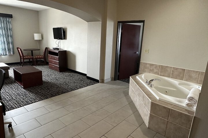 Jetted tub