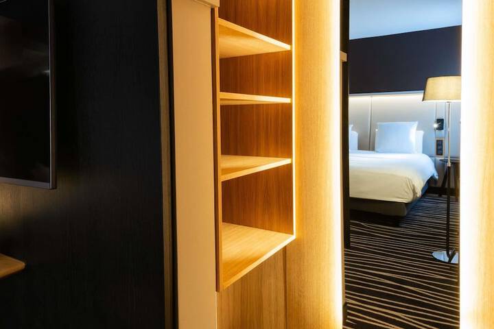 Room 21 of 76