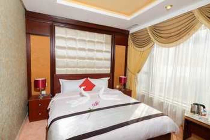 Room 15 of 38