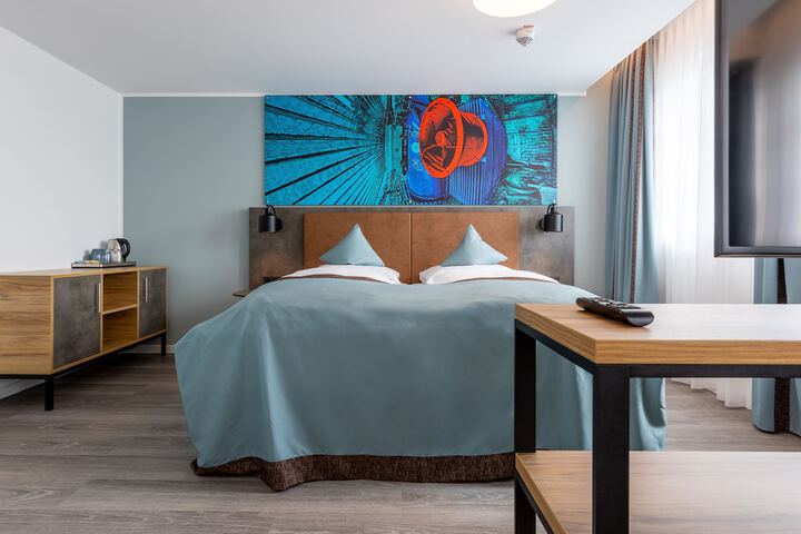 Room 13 of 42