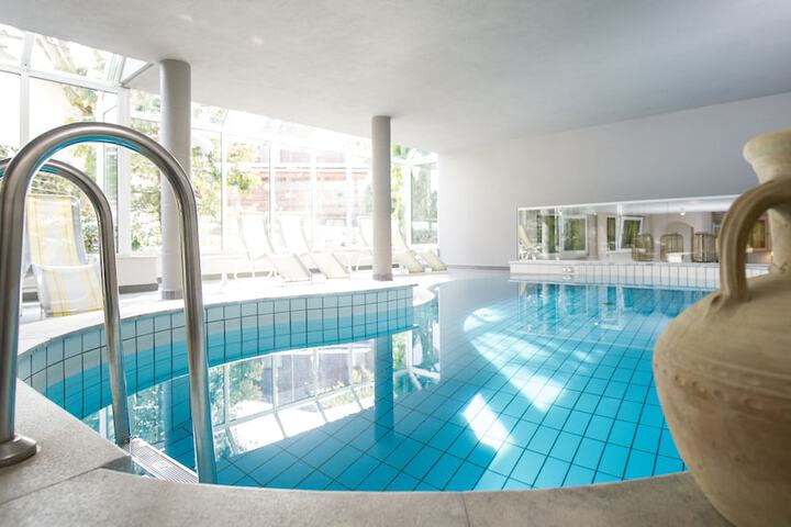 Pool 41 of 70