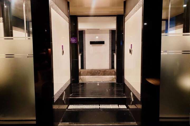 Room 47 of 68