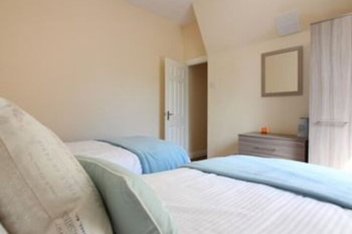Room 10 of 27
