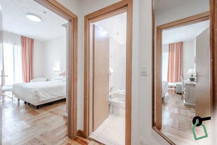 Room 8 of 72