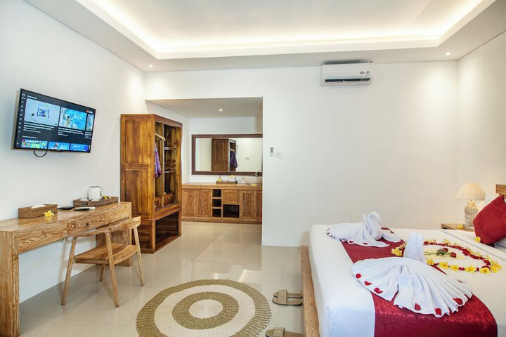 Room 12 of 32