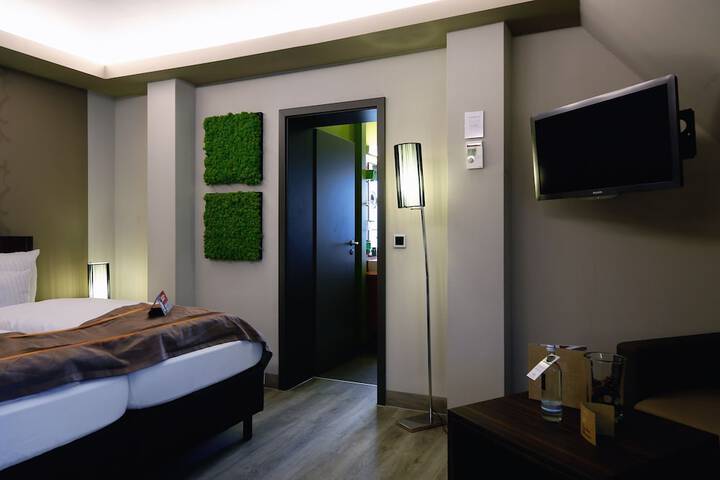 Room 34 of 99