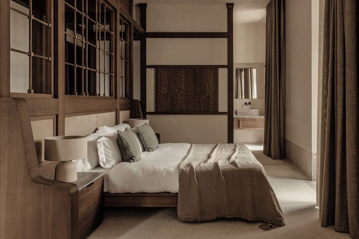 Room 27 of 139