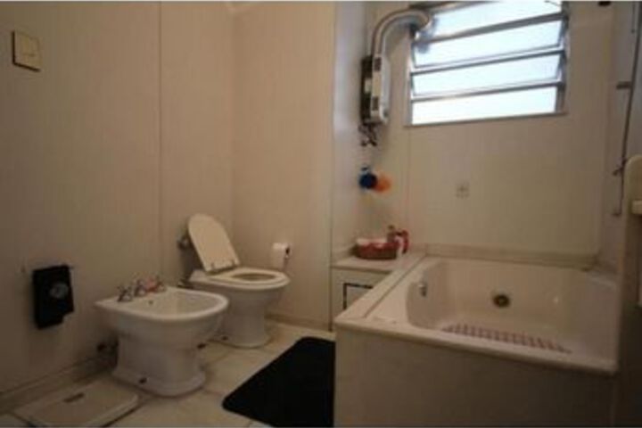 Room 8 of 35